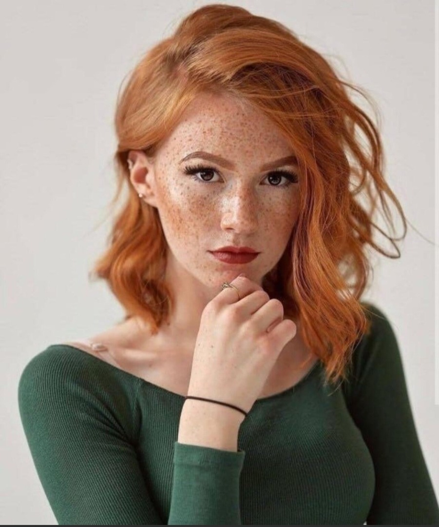 Beautiful Redheads and Freckle girls tweet media