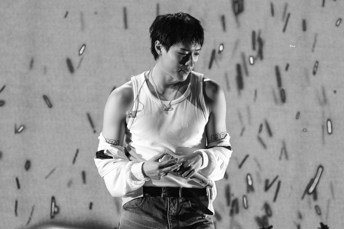 ɪɴ ʟᴏᴠᴇ tweet media