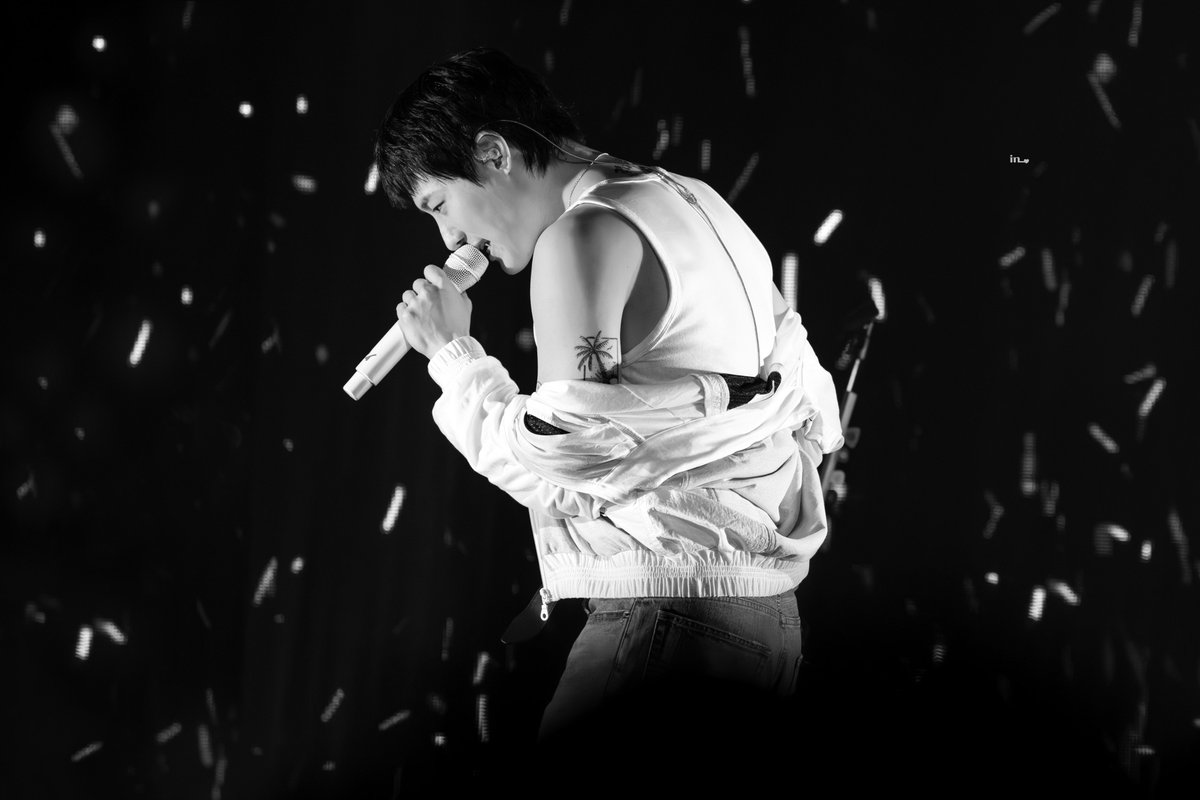 ɪɴ ʟᴏᴠᴇ tweet media