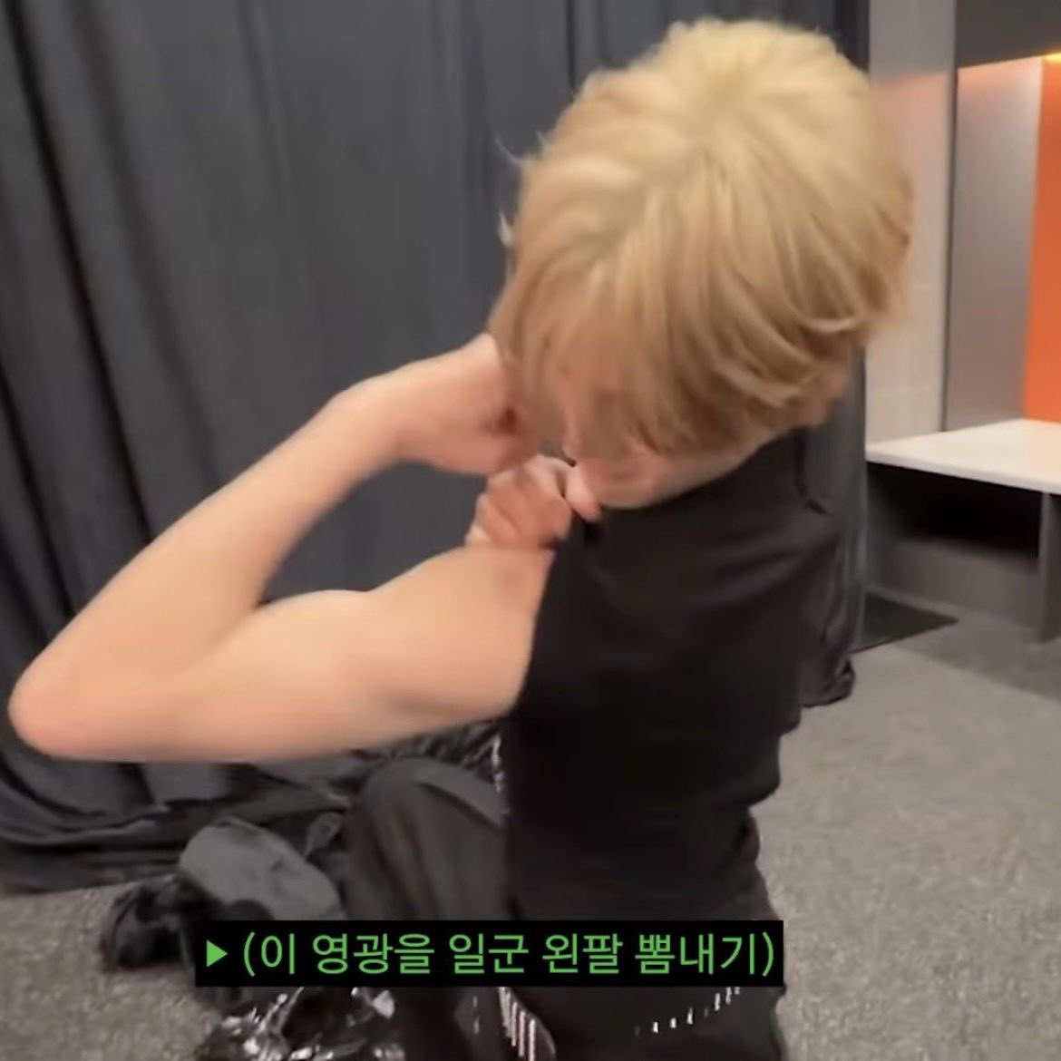 (─‿‿─) tweet media