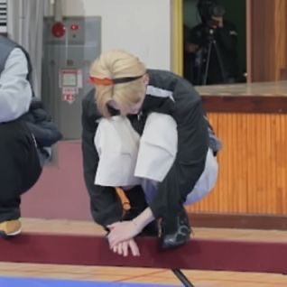 (─‿‿─) tweet media