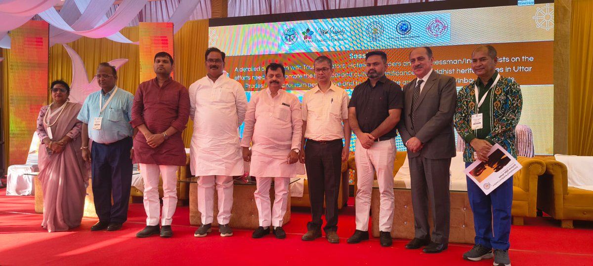 dm_kushinagar's tweet photo. कुशीनगर में International Buddhist Conclave2026 के दूसरे दिन विविध कार्यक्रमों का सफल आयोजन हुआ। दौड़ प्रतियोगिता से युवाओं में स्वास्थ्य व खेल भावना को प्रोत्साहन मिला, वहीं निवेश, पर्यटन एवं बायो-CNG जैसे क्षेत्रों में अपार संभावनाओं पर सार्थक चर्चा हुई।
पराली से ऊर्जा उत्पादन की पहल किसानों की आय वृद्धि एवं पर्यावरण संरक्षण की दिशा में महत्वपूर्ण कदम है। कुशीनगर आज बौद्ध पर्यटन के साथ-साथ निवेश का उभरता केंद्र बन रहा है, जहाँ बेहतर कनेक्टिविटी, पारदर्शी नीतियाँ एवं प्रशासनिक सहयोग उपलब्ध है।
वाद-विवाद प्रतियोगिता में प्रतिभागी युवाओं ने उत्कृष्ट प्रदर्शन किया—सभी को हार्दिक बधाई। कुशीनगर को विश्वस्तरीय पर्यटन हब एवं रोजगार सृजन के केंद्र के रूप में विकसित करने हेतु हम प्रतिबद्ध हैं।
@CMOfficeUP
@UPGovt
@InfoDeptUP
@ChiefSecyUP
@uptourismgov
@MSTawarIAS
@IbcWorldOrg
@TBSI_Official
@mbsi1891
@AIB_Forum
@BuddhistMart