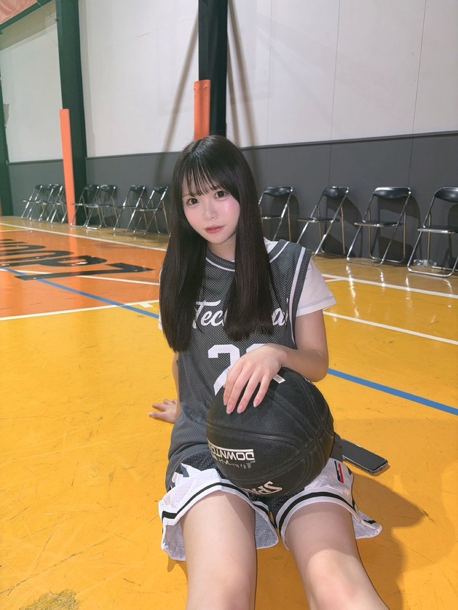 sp_shirakata's tweet photo. 居残り練習する？🏀 https://t.co/alQVw7u6Wg