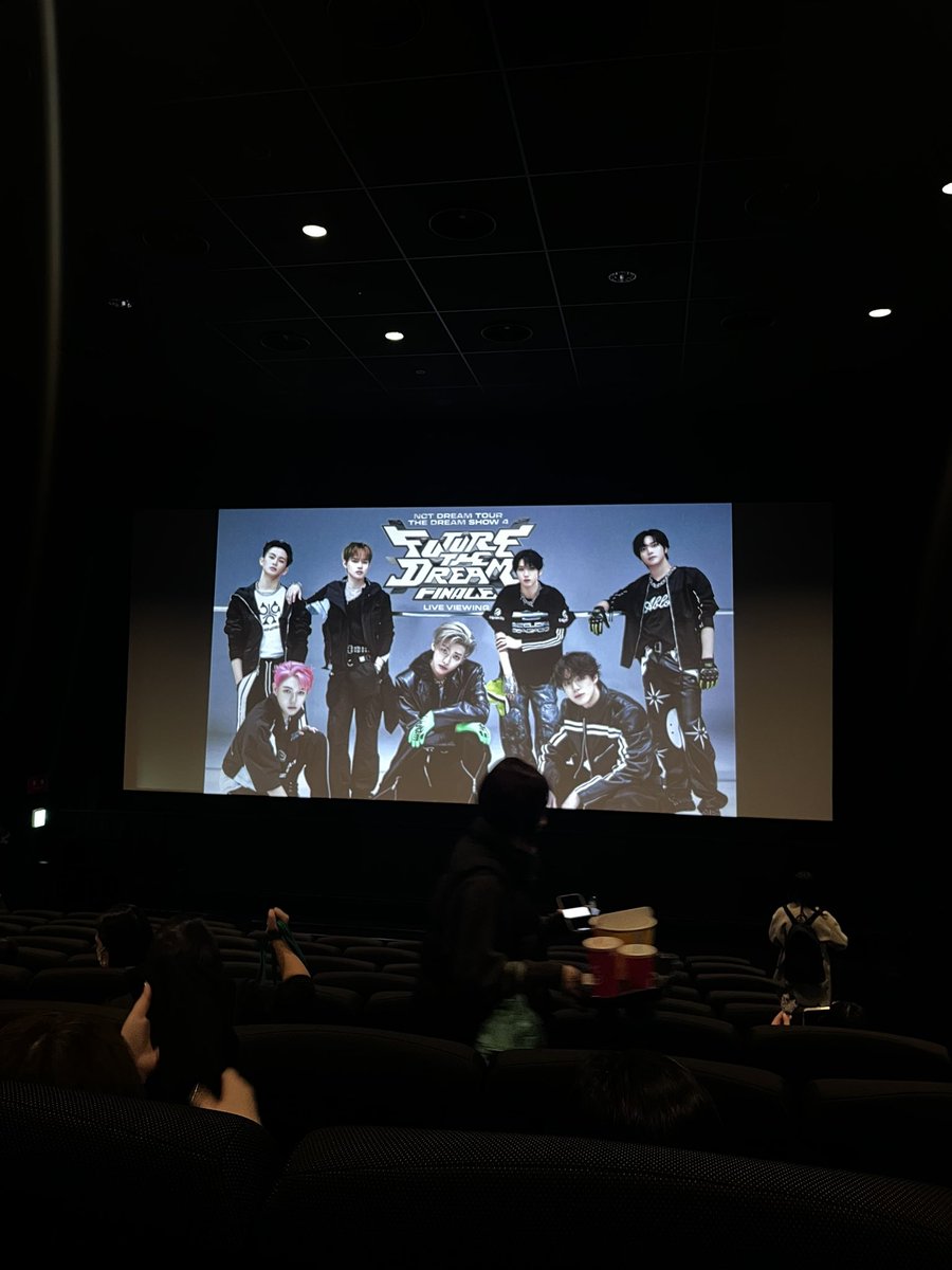 𝑱𝒔 tweet media