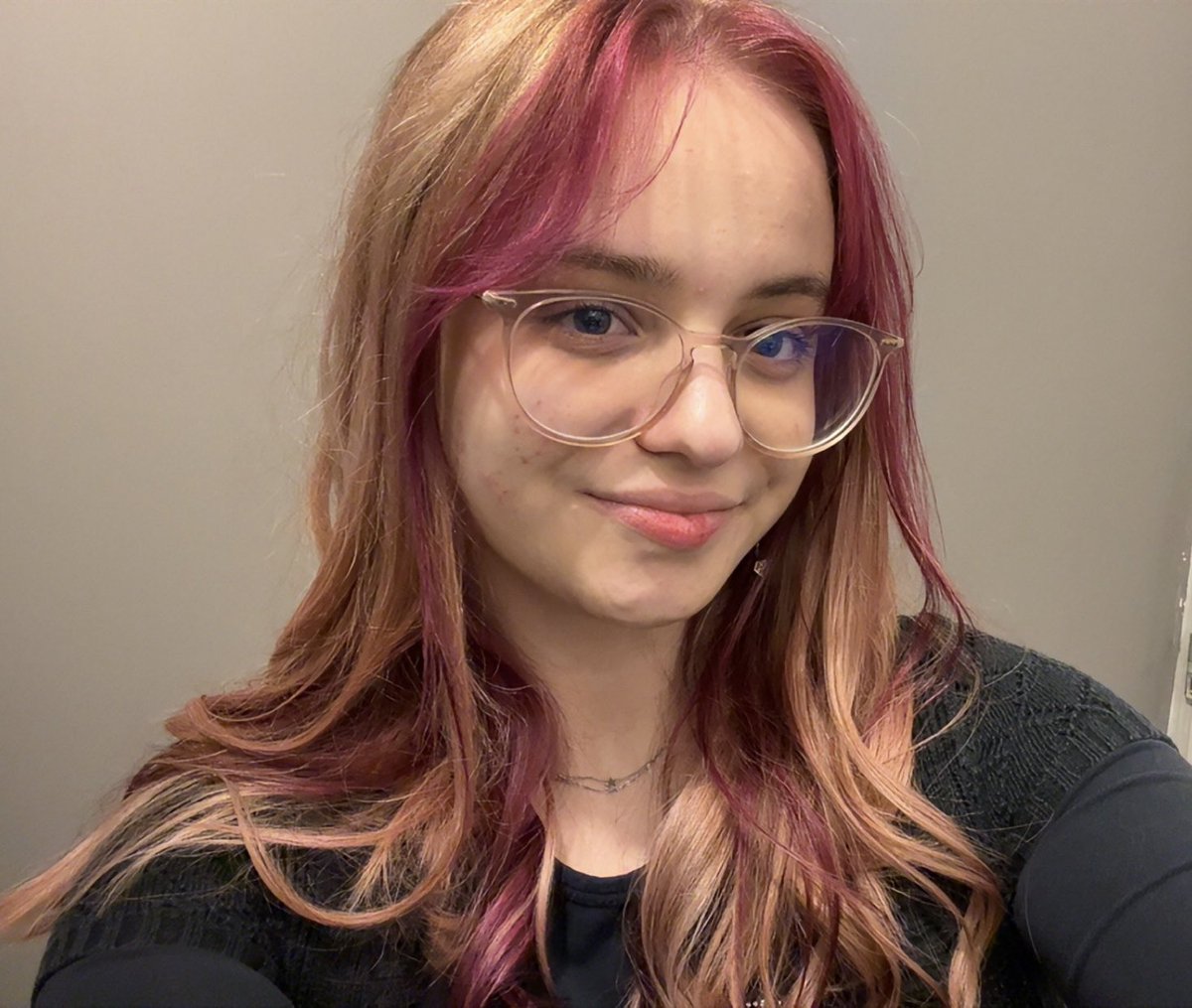 dea 🍓 rw spn s1 tweet media