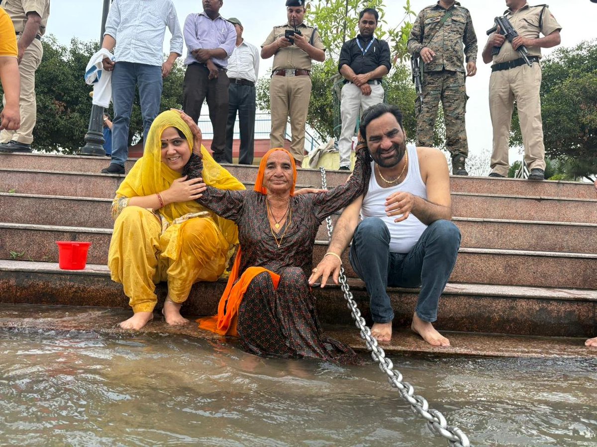 First India News tweet media