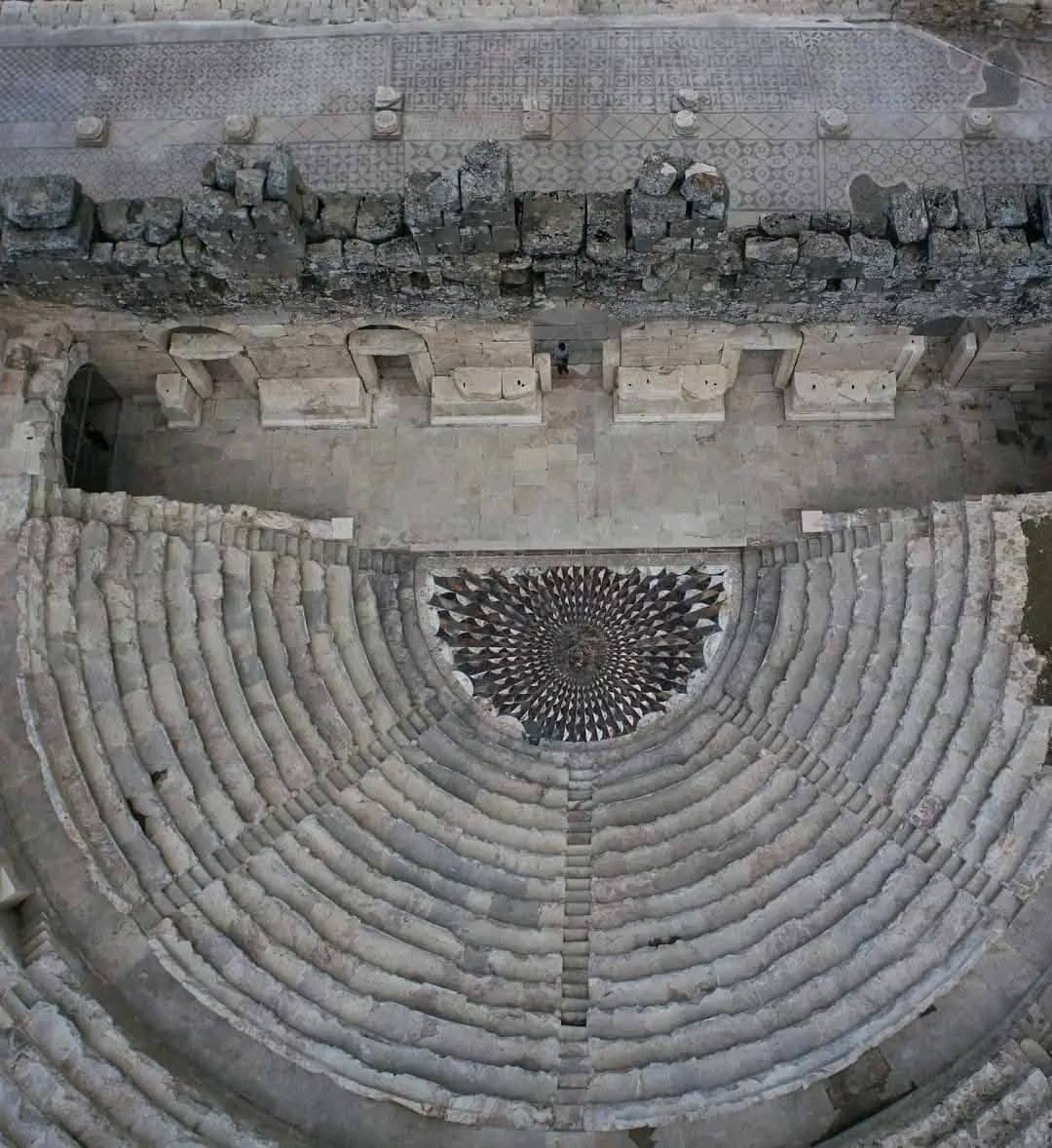 Kibyra Antik Kenti'nde Medusa mozaiği görücüye çıktı

diken.com.tr/kibyra-antik-k…