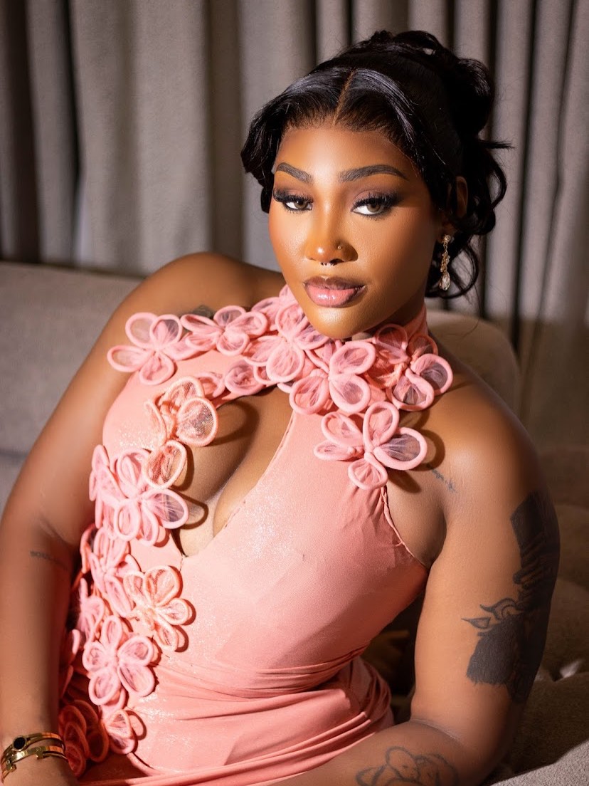 Glitz Journal tweet media