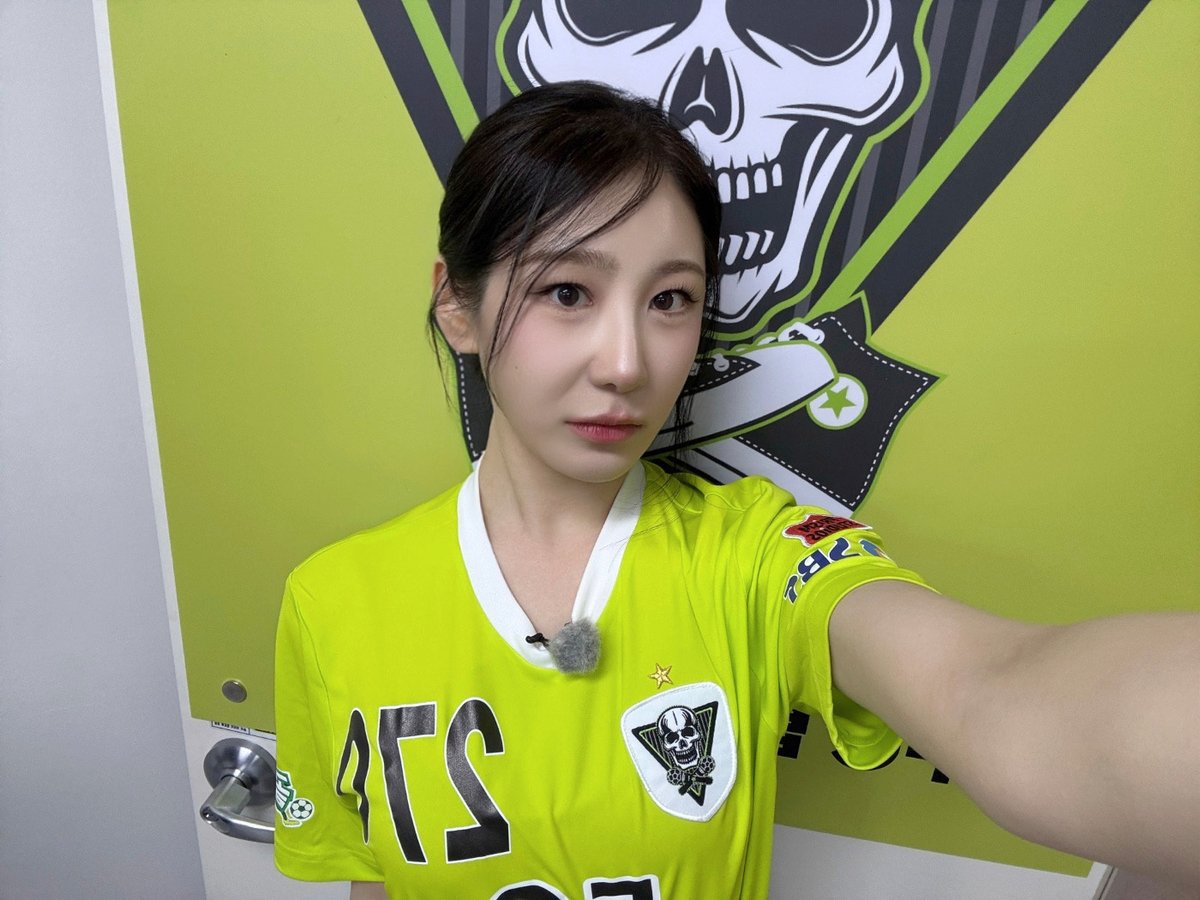 이채연 공식 계정 게시 이미지