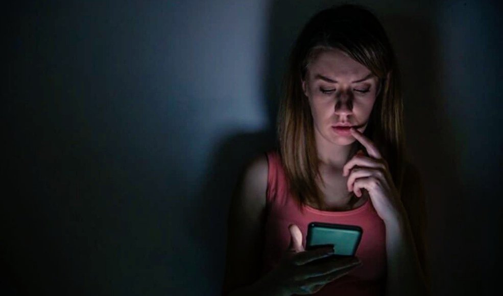 LeonidasEscribe's tweet image. no pasó nada…
pero igual revisas
algo se siente
#SocialMedia #Scroll