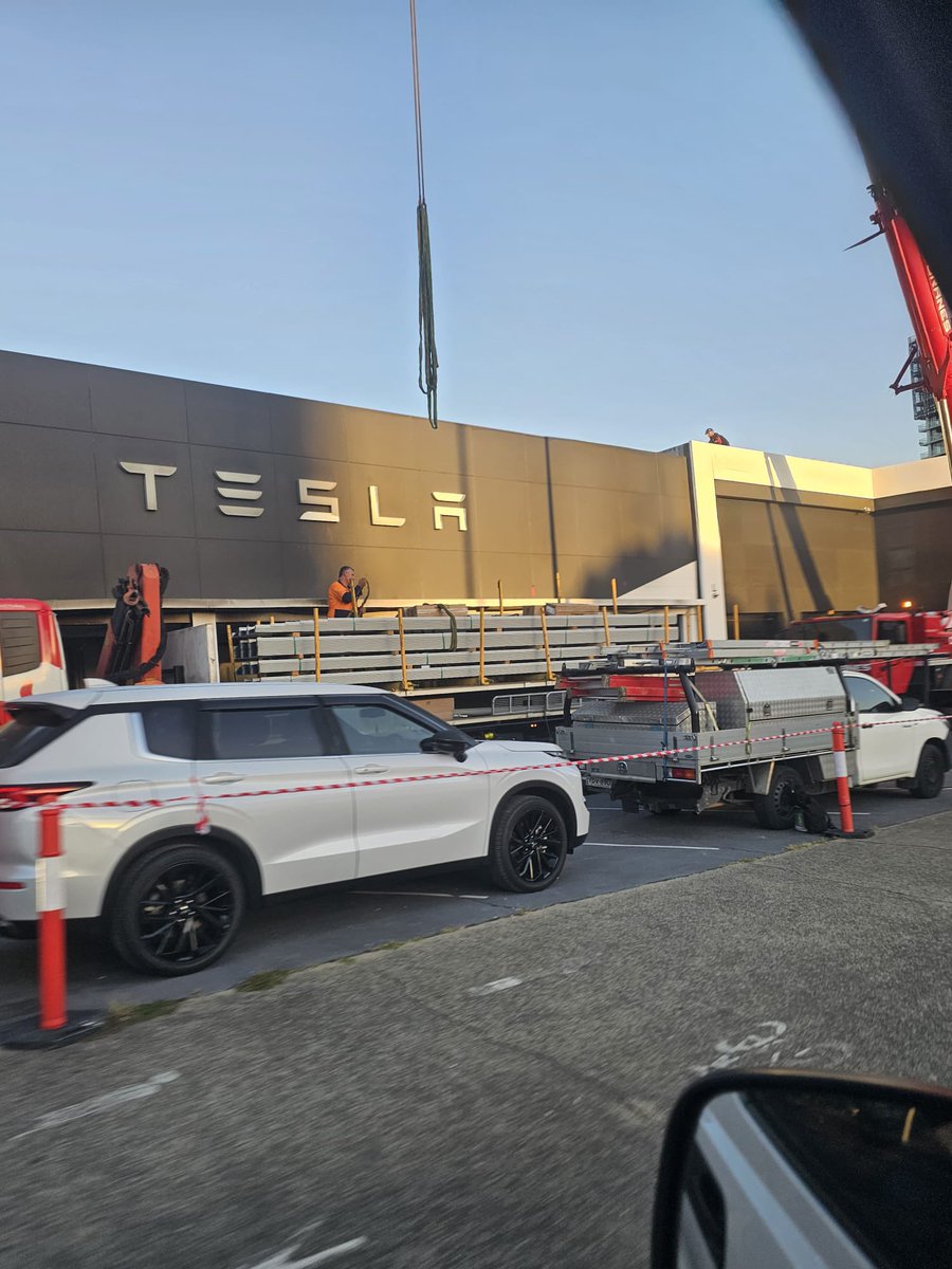Teslatelier tweet media