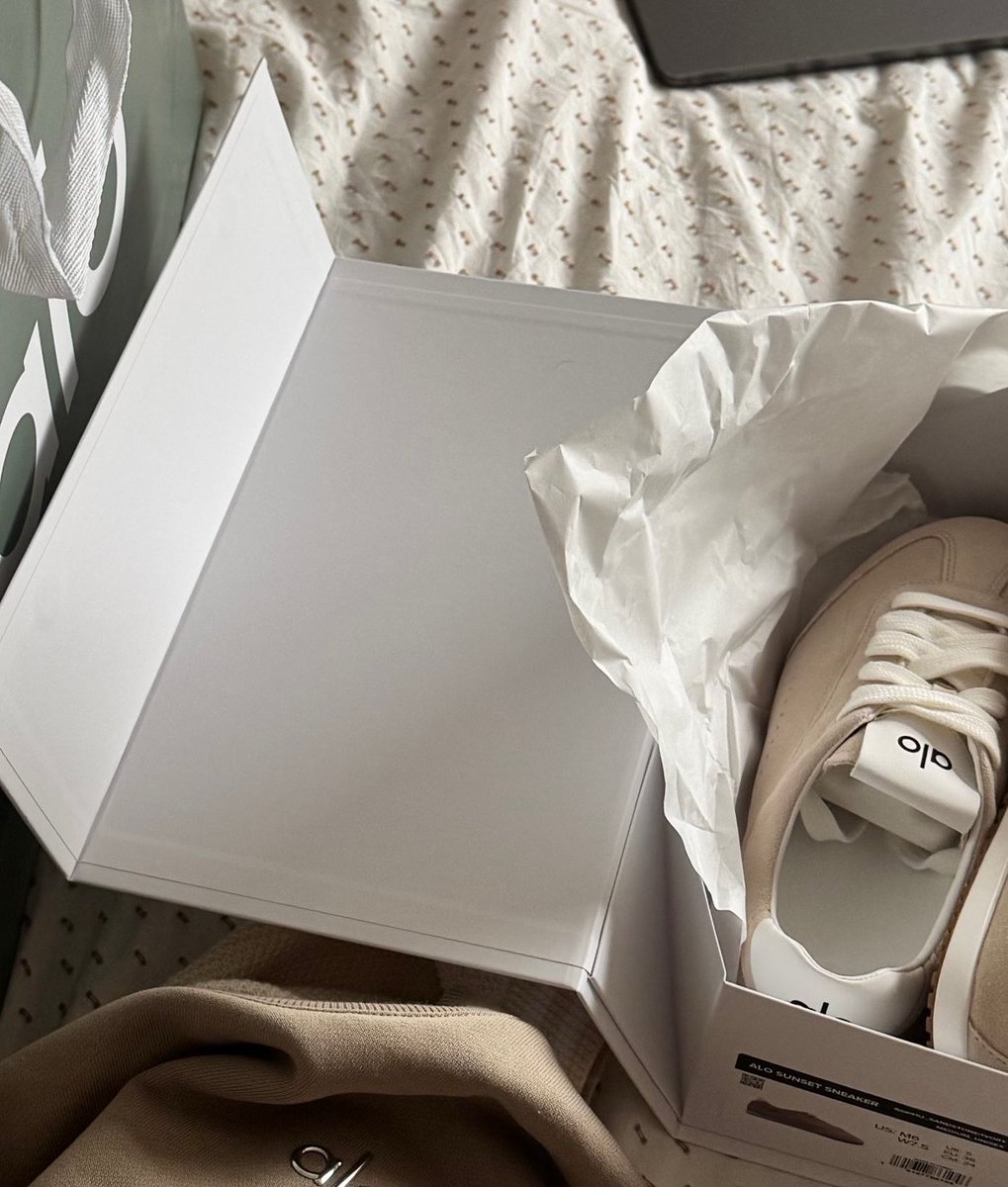 RobloxMasterXo's tweet image. #march #coolestEver #cupcake #sexyASF