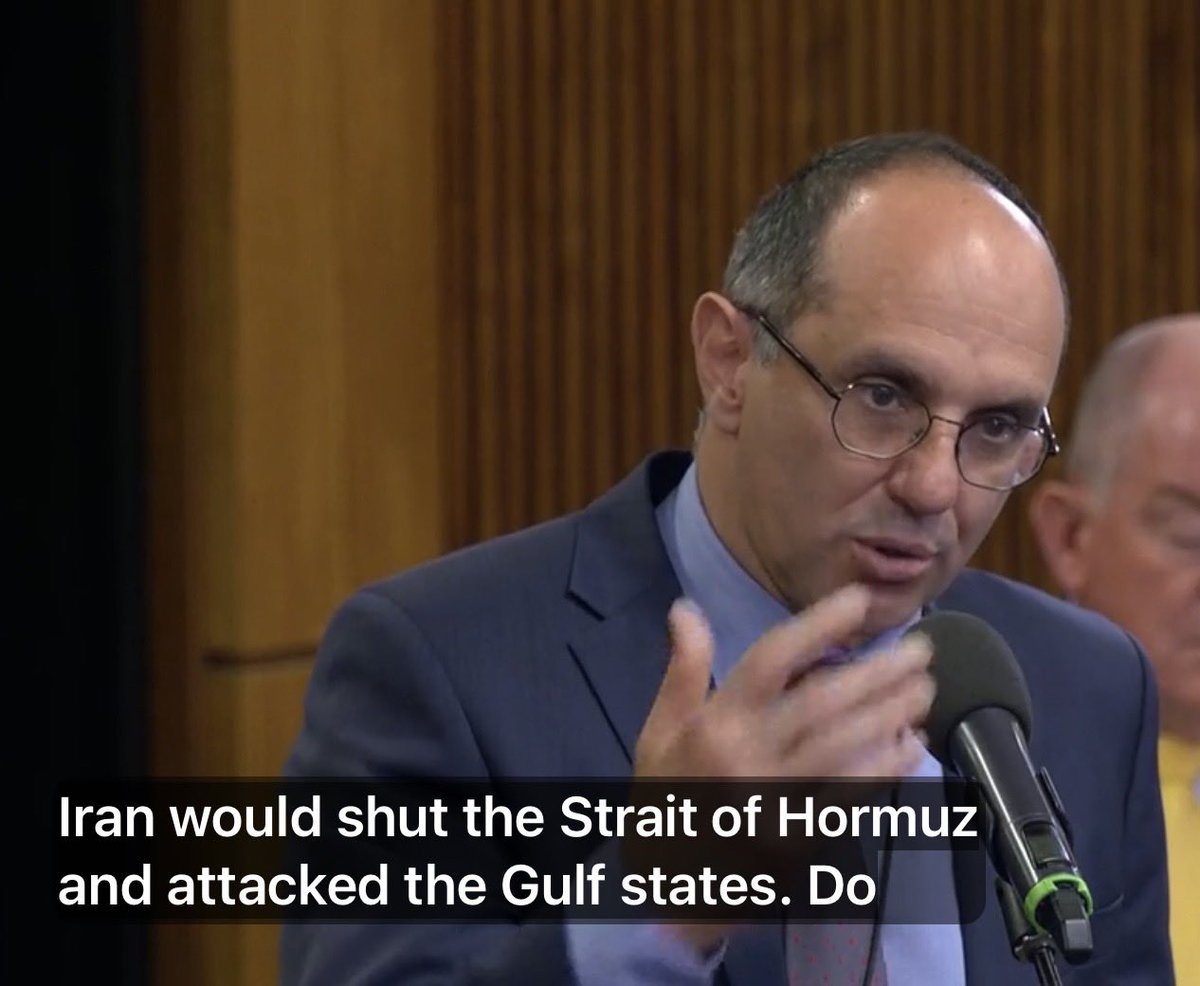 SaraJade_13's tweet image. Cripes even #PhilCoorey asked #Hillel some hard questions .