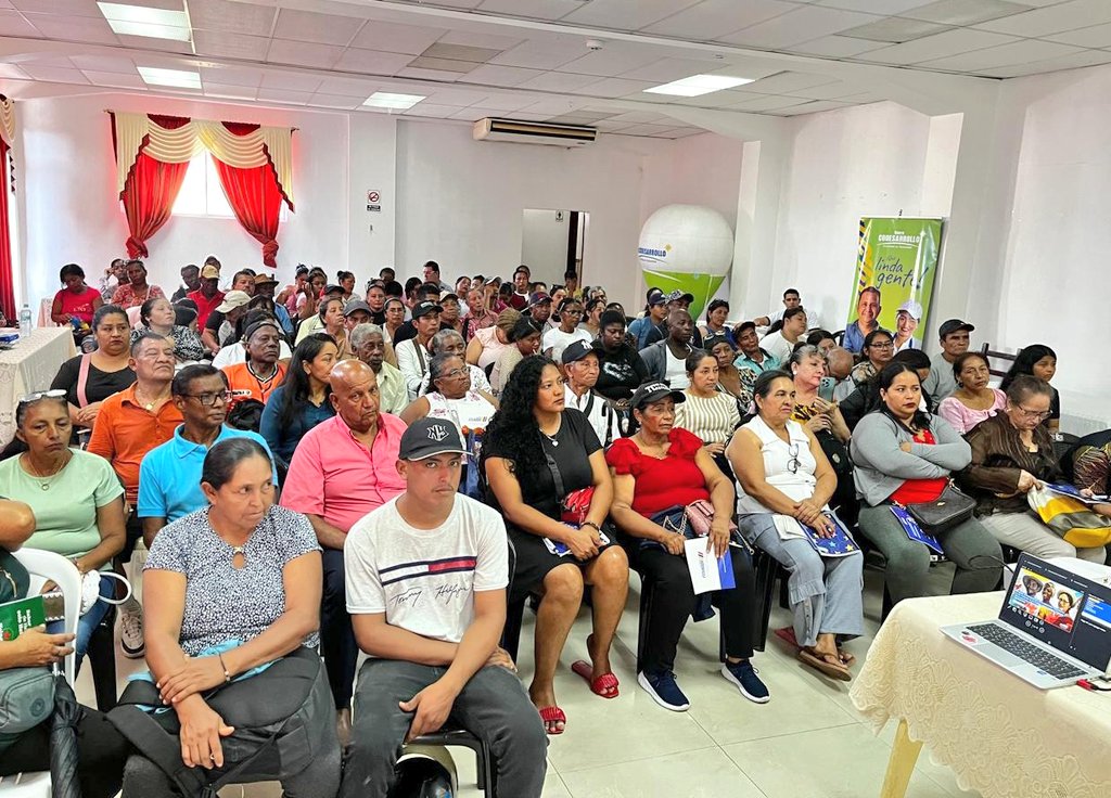 IEPS_Ec's tweet photo. ¡Los Encuentros de Bancarización llegaron a #Esmeraldas y #Sucumbíos! 💳🌱
El proyecto #PROFECPIAM genera oportunidades en los territorios, con jornadas que promueven la inclusión financiera y facilitan el acceso a servicios para beneficiarios de pueblos y nacionalidades de Viche, Río Verde, Shushufindi y Nueva Loja. 💪
Brindamos herramientas que impulsan el desarrollo productivo y fortalecen la economía de nuestras comunidades. 🤝