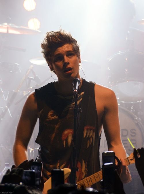 micaela ⊬ tweet media