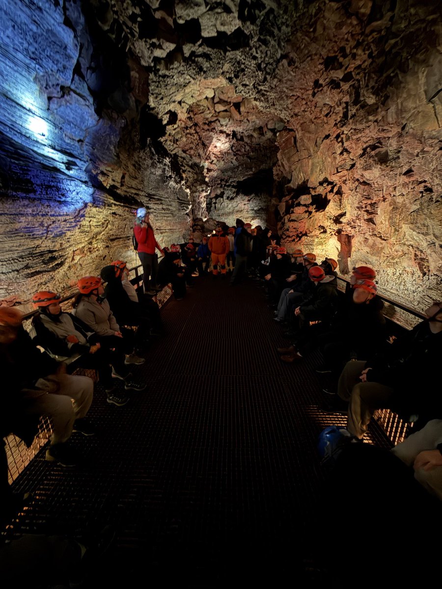 IcelandTaa's tweet photo. More from @thelavatunnel! https://t.co/bNNrxqOX5u
