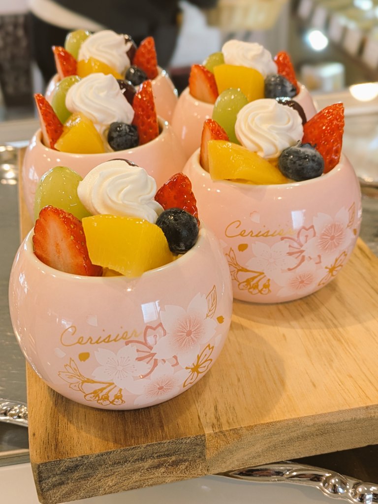 函館洋菓子ガトーフレーズ tweet media