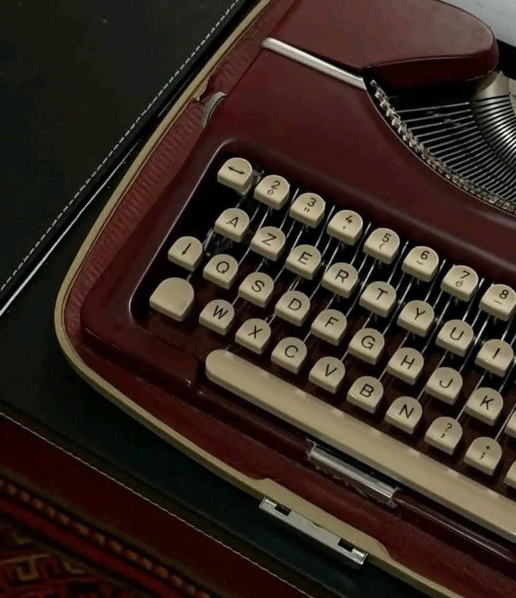 the girl with 𝘸𝘩𝘪𝘮𝘴𝘪𝘤𝘢𝘭 𝘥𝘳𝘦𝘢𝘮𝘴 ꫂ❁ tweet media