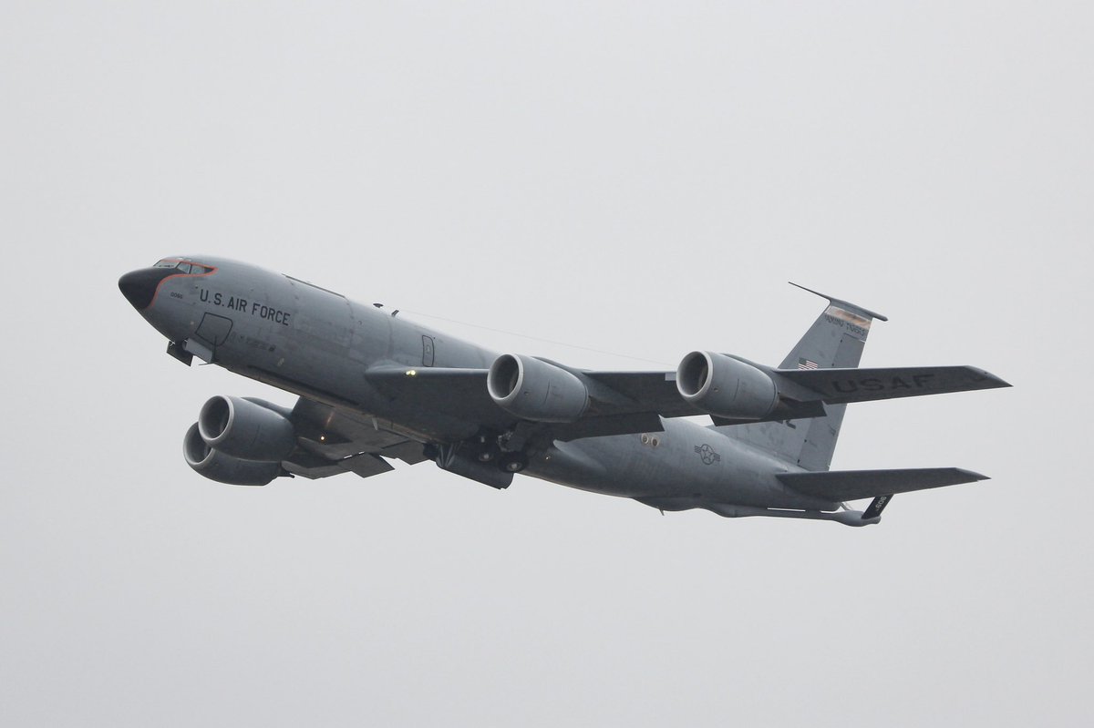 shun070131's tweet photo. KC135が小牧基地に飛来しました

昼前に飛来して16時ごろ帰られました

雨の中お疲れ様でした https://t.co/qt7ZbSp4aE