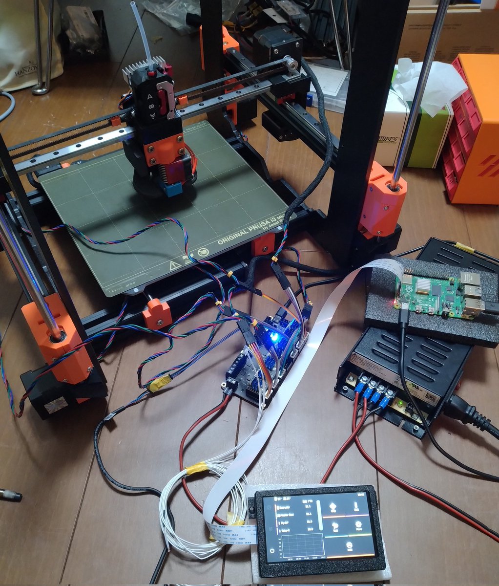 duca_400's tweet image. このプリンターはエイプリルフールのウソじゃないですよー😁
5月30-31日に行われるJRRF2026のぷるさと村ブースに確かめに来てください☺️
#PRUSAWIRE
#PRUSA MK3S+
#FreeCAD