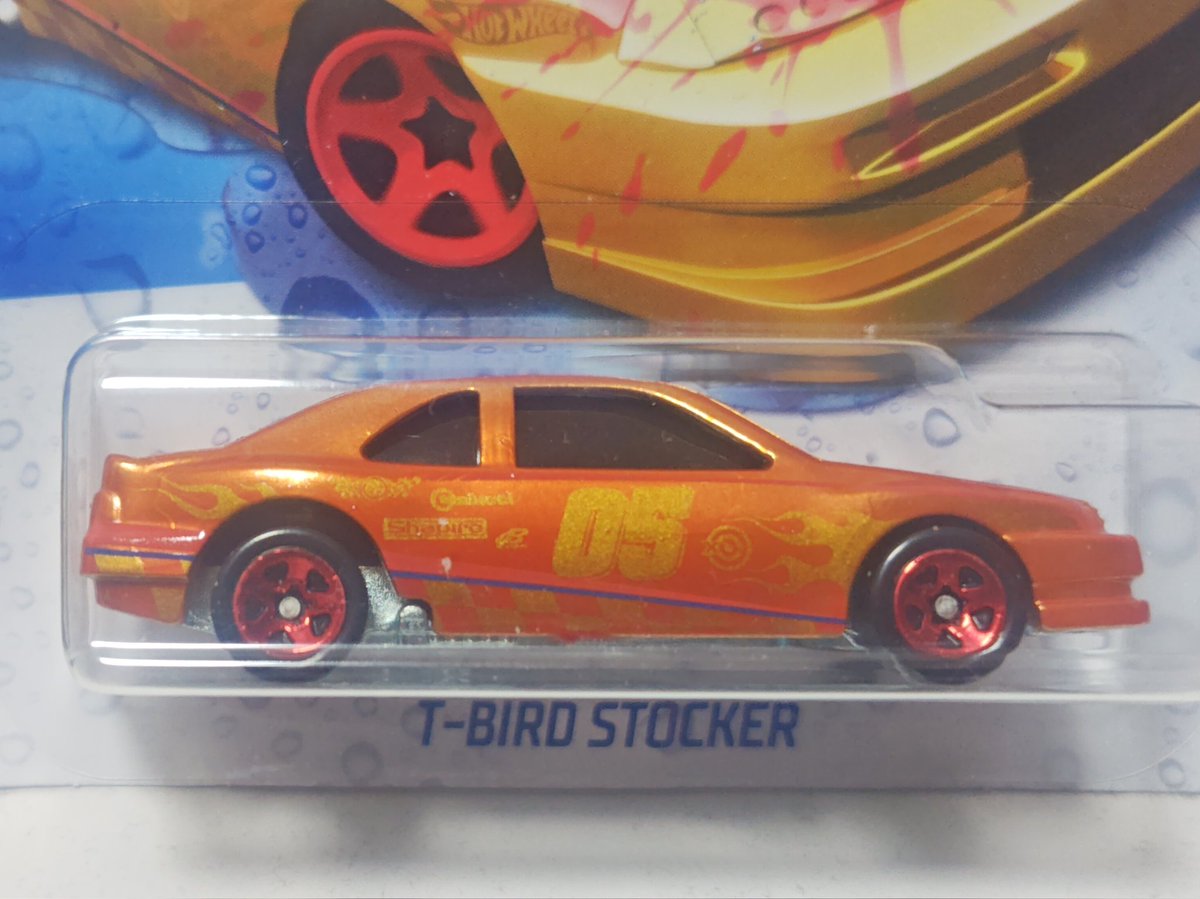 hobbyBazaar2022's tweet photo. 先日のゲッチューでBIGENDさんのガチャで当たったもの
カラシフのストックカーが3等、ブルーカードが残念賞ってありえなくない?!
ストックカーはちゃんと企業ロゴが入っているのがイイね〜。写真では分かりにくいけどすごくキレイなオレンジ色でした。
#hobbybazaar
#bigend
#ミニカーゲッチュー https://t.co/1QQhwuPyN7