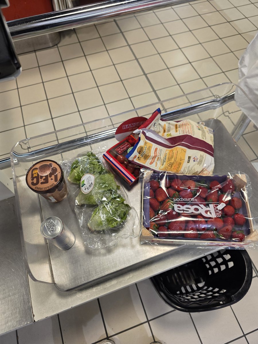 maja ³³ ⁶ tweet media