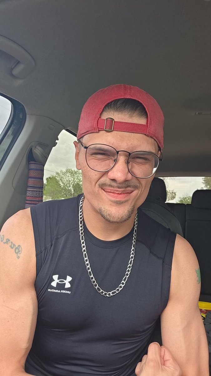 What's up? 😌🤘 #gymmotivation #gay #muscle #gains