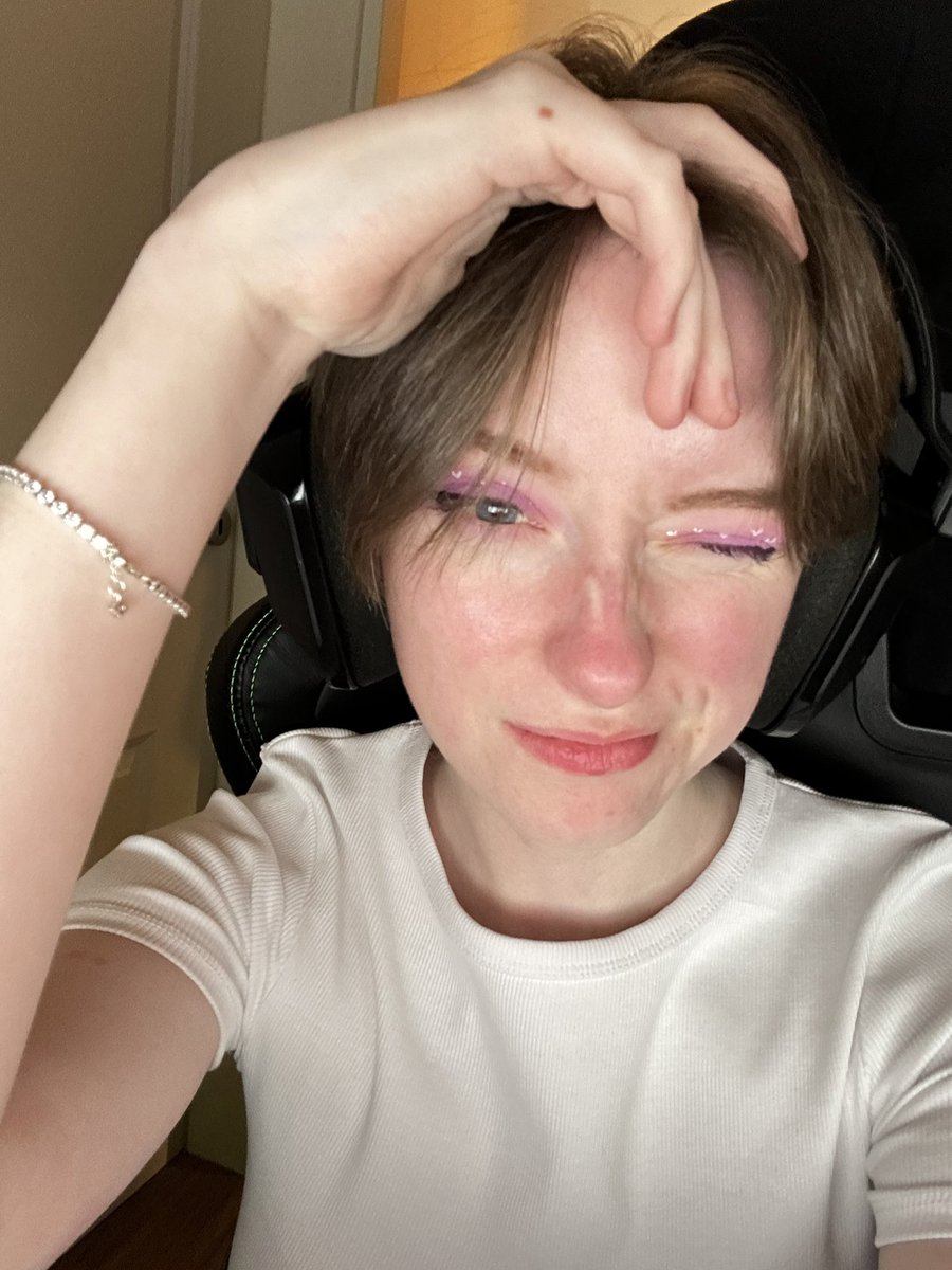 Leonie | Lyzzy tweet media