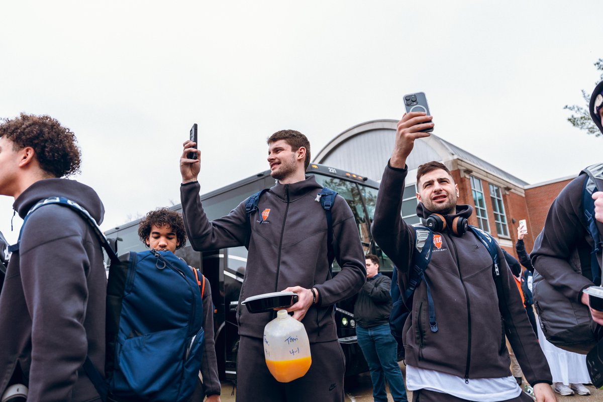 Illinois Men's Basketball tweet media