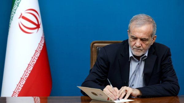 RT_com's tweet photo. Iran’s Prez Pezeshkian’s MESSAGE TO AMERICAN PEOPLE:

— Iran has NEVER INITIATED WAR, at least since US founded
— Iran’s response grounded in legitimate self-defense
— Is it not the case that US entered aggression as proxy for Israel?
— Look BEYOND the machinery of misinformation https://t.co/6mlEQ7Xbnd