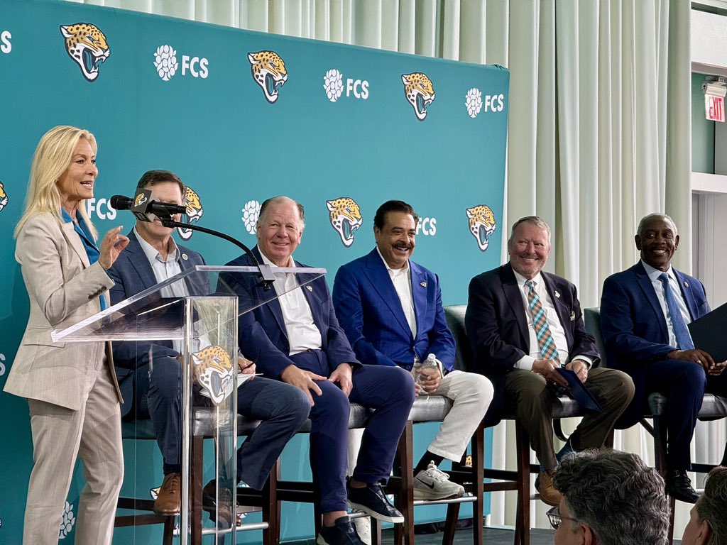 Mayor Donna Deegan tweet media