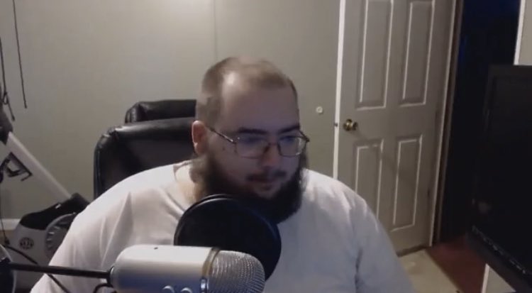 miary-zo worshipper #LamarSaveUs tweet media