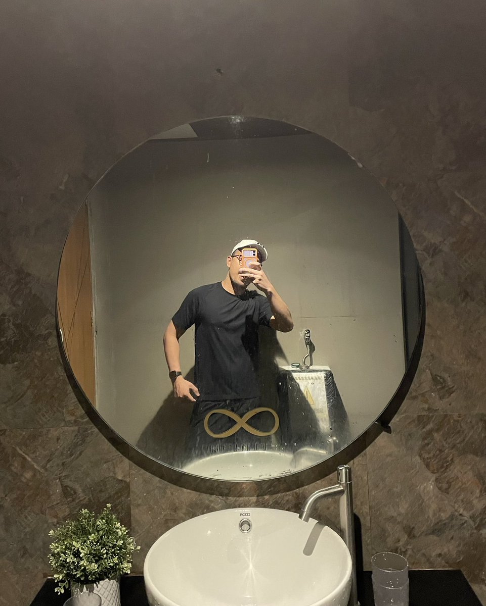 Valentino tweet media