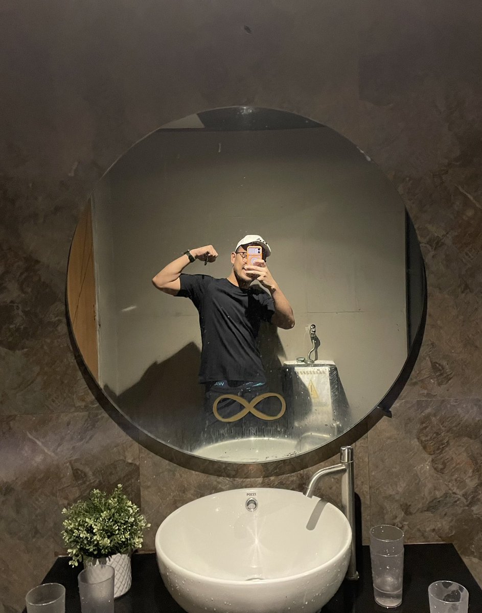 Valentino tweet media