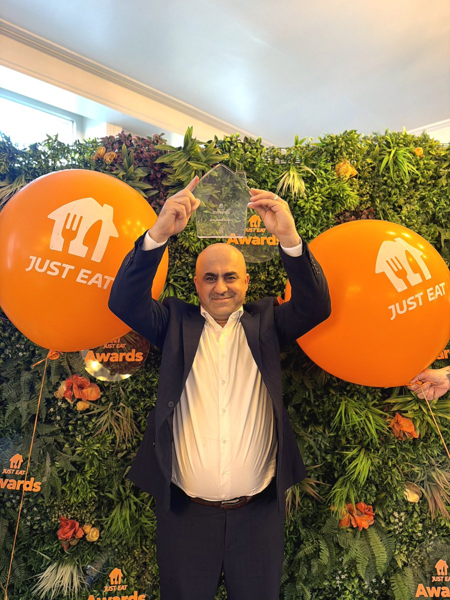 Izz Cafe tweet media