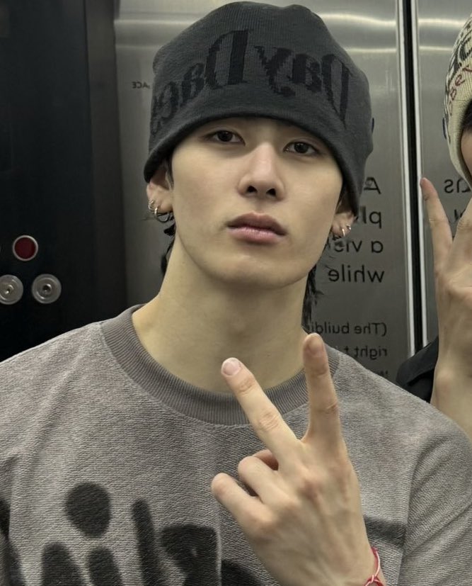 vena lyt tweet media