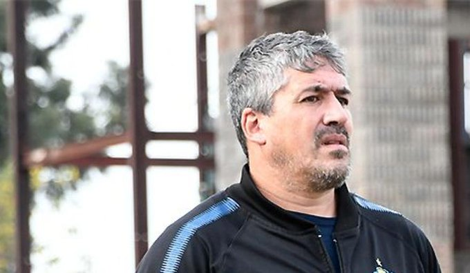 NoticiasChaca's tweet photo. 🇾🇪El cuerpo técnico de Cristian Grabinski previo al partido de #Chacarita contra San Martín de Tucumán:

⚽️Ayudantes de Campo: Elías Farías y Rubén Tanucci
💪Preparador Físico: Paulo Escalada
🧤Entrenador de Arqueros: Bernardo Leyenda
🧠Coach: Mauricio Corraloni https://t.co/H4uom3Pzlx