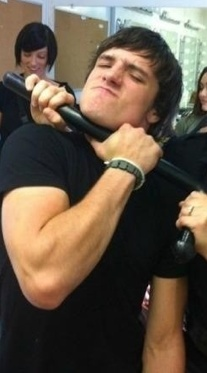 𑣲zari is in the pitt tweet media