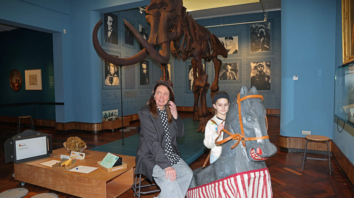 TwitteLIER tweet media