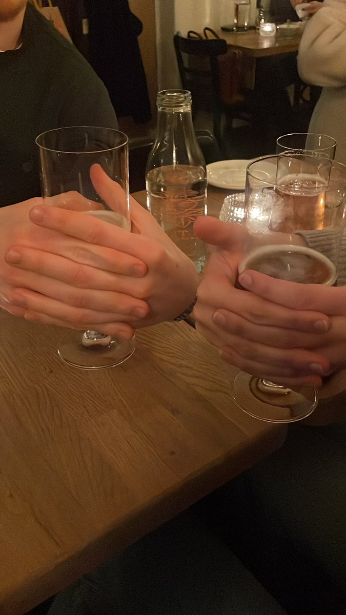 syfilis med stort S tweet media