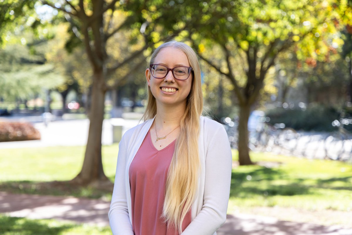 UCDavisGrad's tweet image. Meet Eden Winslow! A fourth-year Ph.D. candidate conducting research with kids who were born without a hand to show that they're capable of using advanced prostheses. 🦾

🎙️ Learn more at #GradSlam this Friday, April 3 and register at grad.ucdavis.edu/grad-slam.

#GradStudies