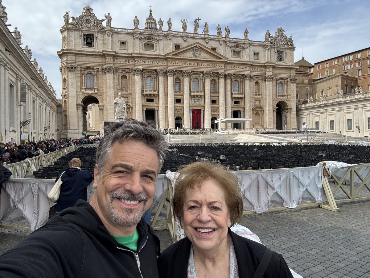 Chris L. McKenna tweet media