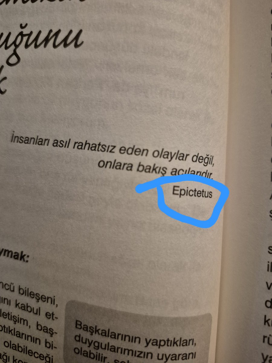 Ya birader çeviriyi beğenmedim ama içerik çok iyi diye sesimi çıkarmıyorum eyv. Ama göze parmak sokar gibi fav düşünürümün adını böyle yazma. Neyse epiktetos dedemle fikirlerimiz o kadar bir ki rastgele okumamda bile karşıma çıkıyor 🫡