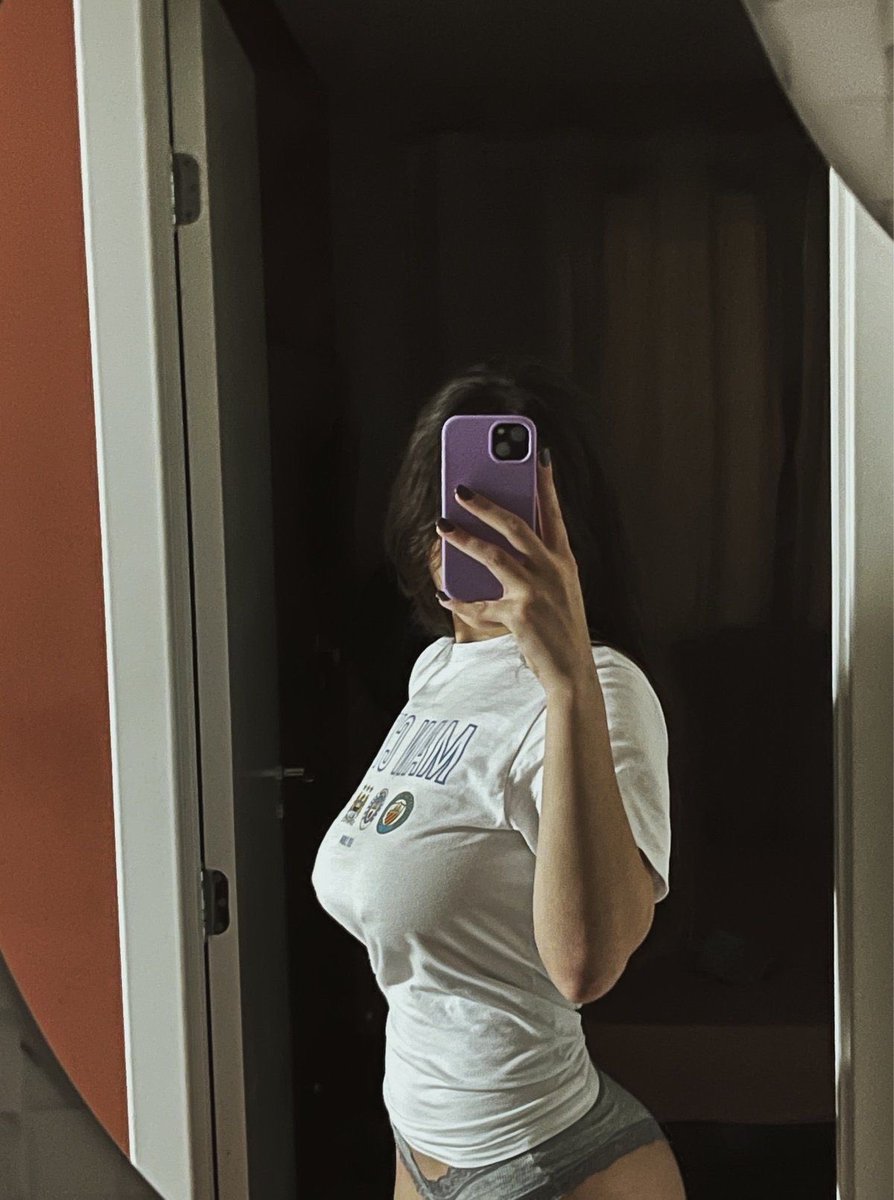 Cashmeremuse24's tweet photo. Unpopular opinion: Tits are better than ass😫🤷🏻‍♀️ https://t.co/ZplErgwAEw
