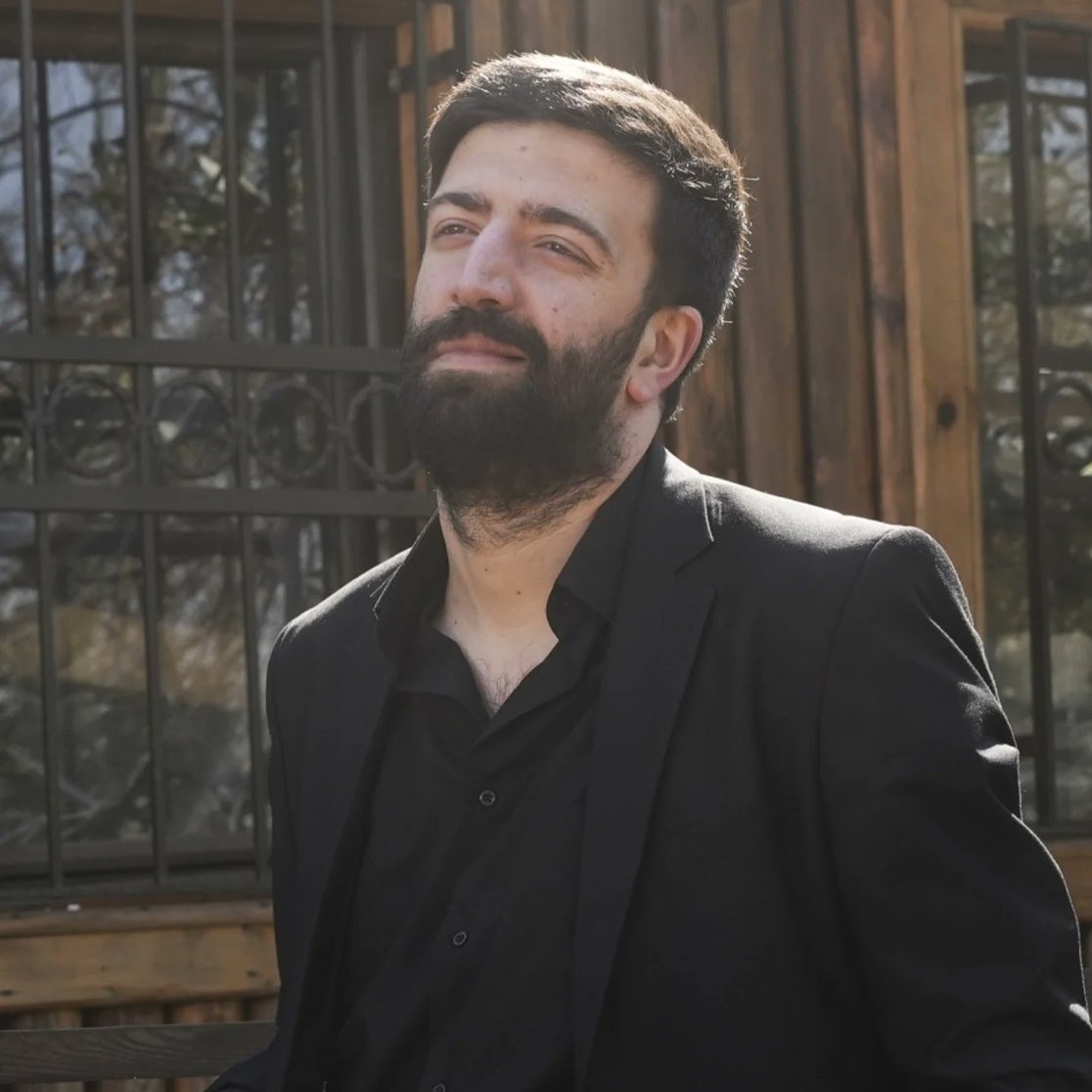 #SonDakika

Eşref Rüya dizisinde rol alan Ramazan Tetik, 37 yaşında hayatını kaybetti.