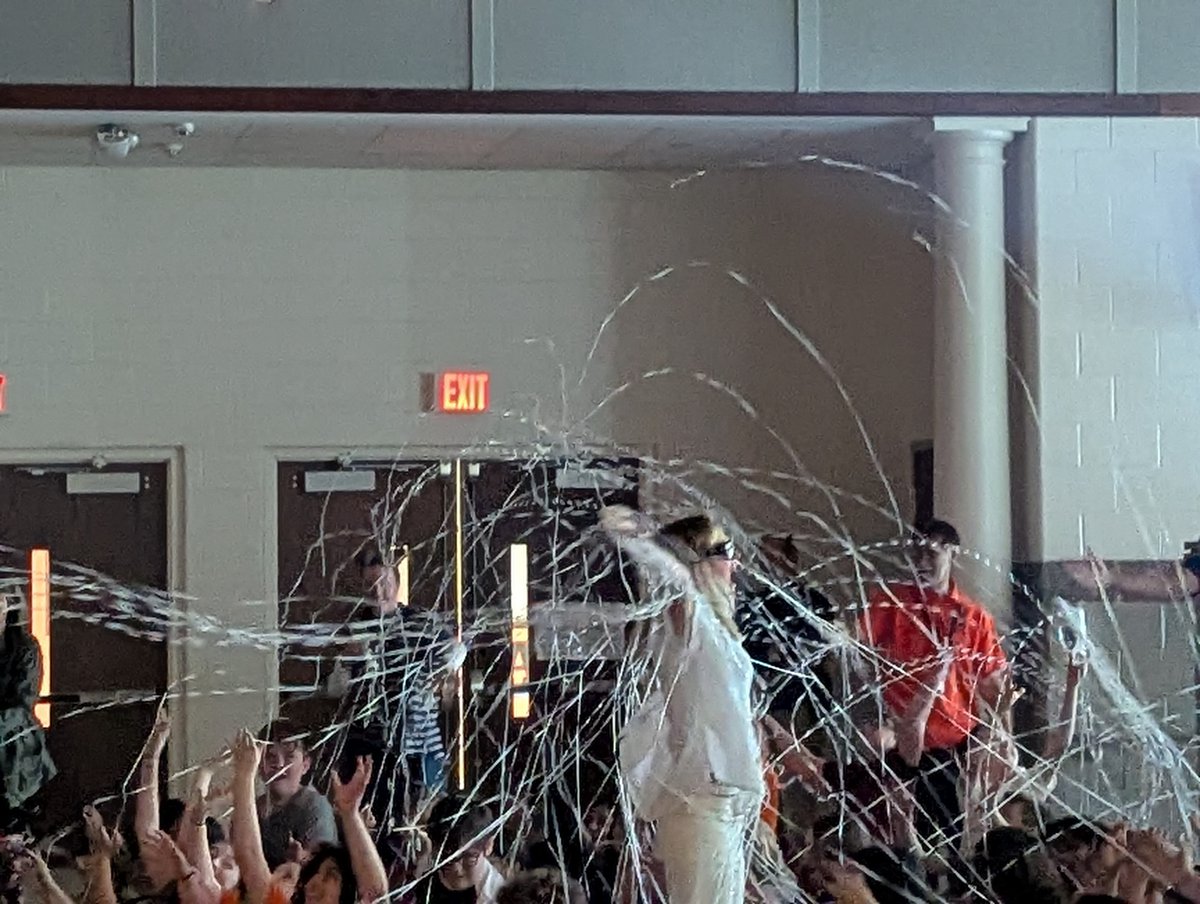 HanoverMiddle's tweet photo. More Lip Sync Fun! https://t.co/2xopn8eJ0R