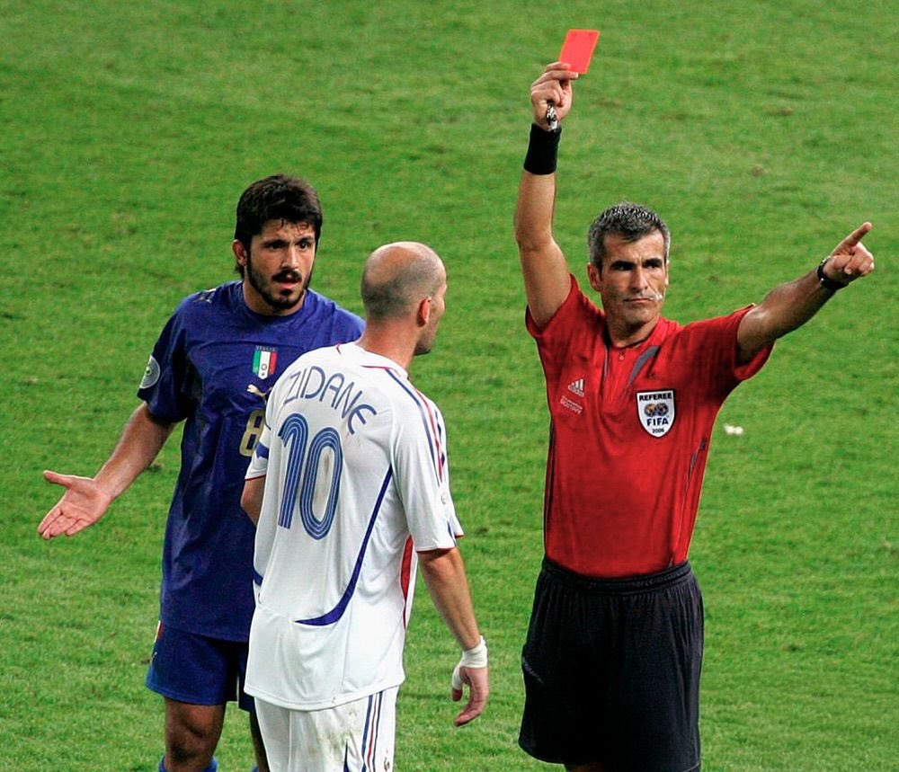 MukoSimwinga's tweet photo. 🚨 Zidane on Italy 3rd World Cup miss in a row “In that final,Materazzi insulted my sister.I complained,but nothing was done.I reacted,the referee sent me off,and it cost us the World Cup. My career ended with a red card.I told them that was the last World Cup they would win.”😅 https://t.co/lnGO3queCO