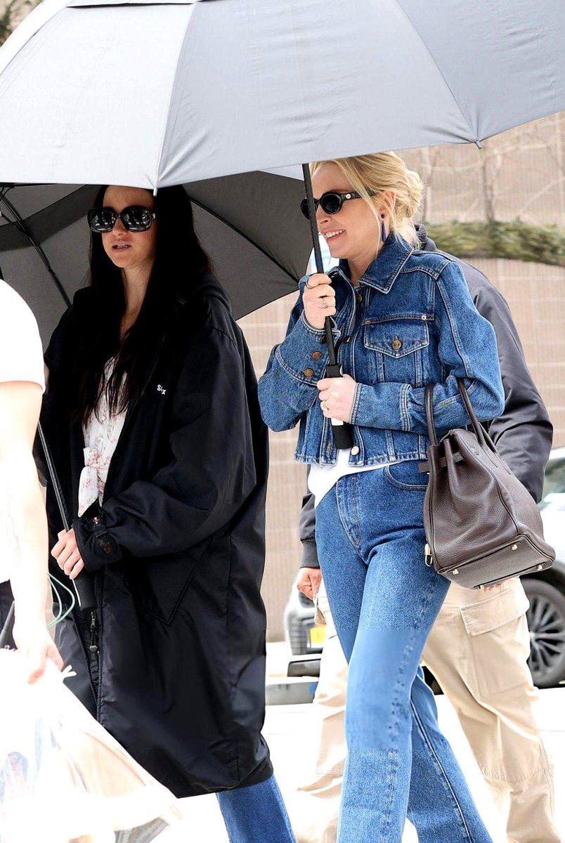 Lindsay Lohan Fansite tweet media