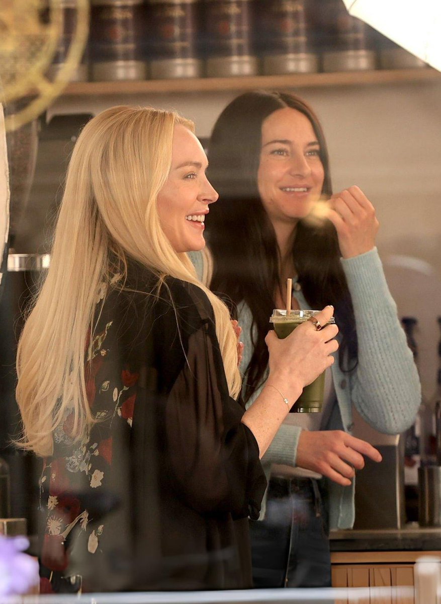 Lindsay Lohan Fansite tweet media