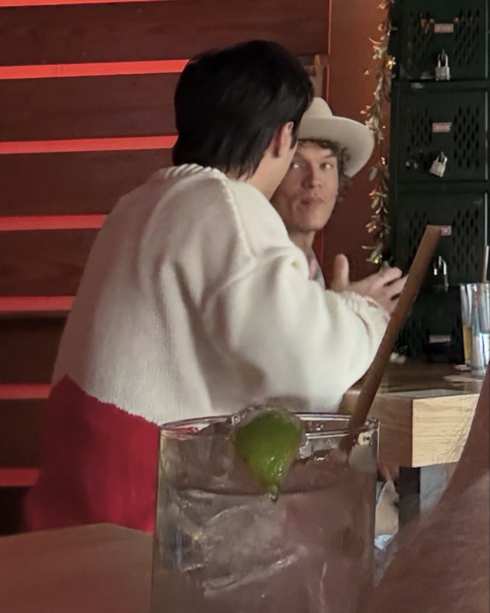 letícia tweet media